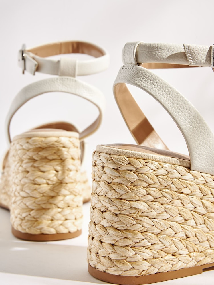 Biały - Forever Comfort® Leather Raffia High Wedges - Image 5 of 6