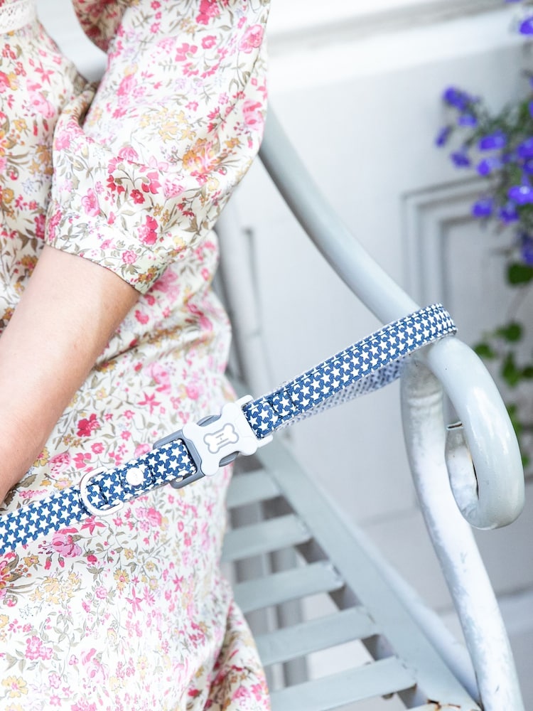 Blue Hugo & Hudson Blue Navy Star Dog Lead - Image 1 of 4