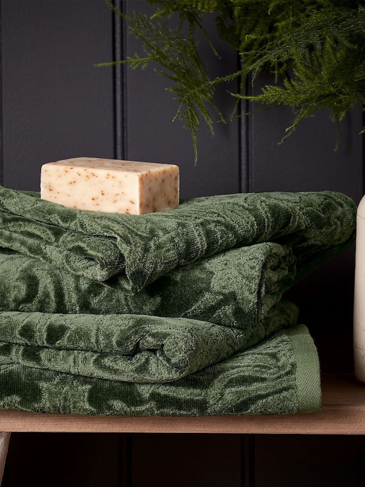 Morris & Co Green St James Towel - Image 1 of 4