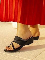 Pavers Black Smart Toe Post Sandals - Image 1 of 6