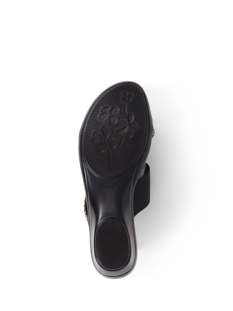 Pavers Black Smart Toe Post Sandals - Image 6 of 6