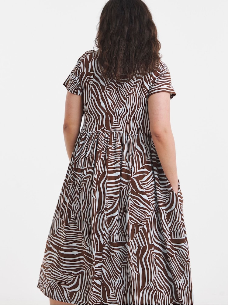 Simply Be Brown Supersoft Midi Dress With Pockets - Image 2 of 4 Simply Be Brown Supersoft Midi Dress With Pockets - Image 2 of 4
