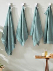 furn. 4 Piece Green Textured 100% Cotton Towel Bale - Image 2 of 4