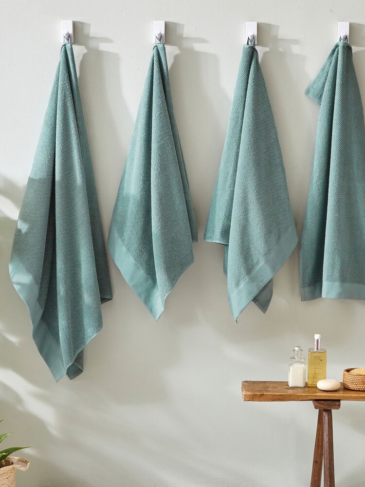 furn. 4 Piece Green Textured 100% Cotton Towel Bale - Image 2 of 4