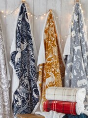 furn. Yellow Winter Woods Christmas Throw - Image 5 of 5