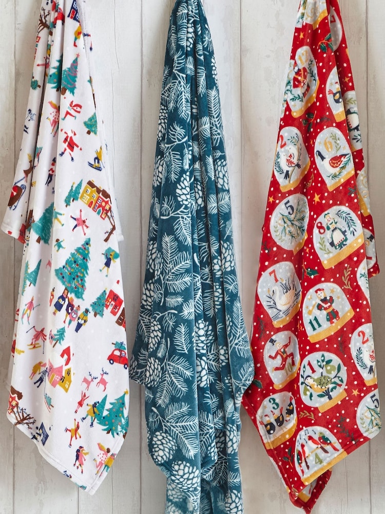 furn. White Christmas Together Throw - Image 1 of 4
