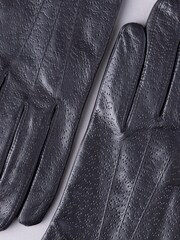 Lakeland Leather Black Mia V Classic Leather Gloves - Image 3 of 3