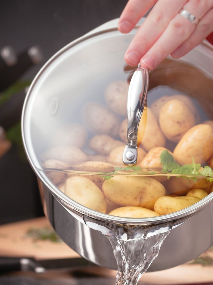 Stellar Silver 7000 5 Piece Draining Saucepan Set - Image 2 of 3