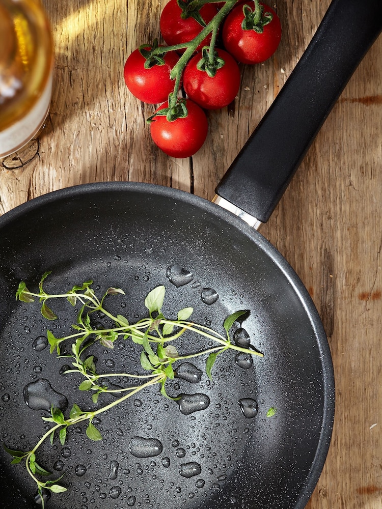 Judge Silver Vista Non Stick Frying Pan 24cm - Image 2 of 2