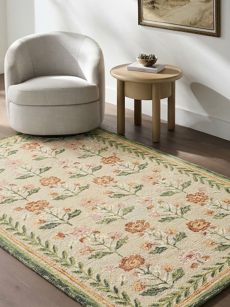 LIVABLISS Green Border Fairfax Global Wool Rug - Image 1 of 7 LIVABLISS Green Border Fairfax Global Wool Rug - Image 1 of 7