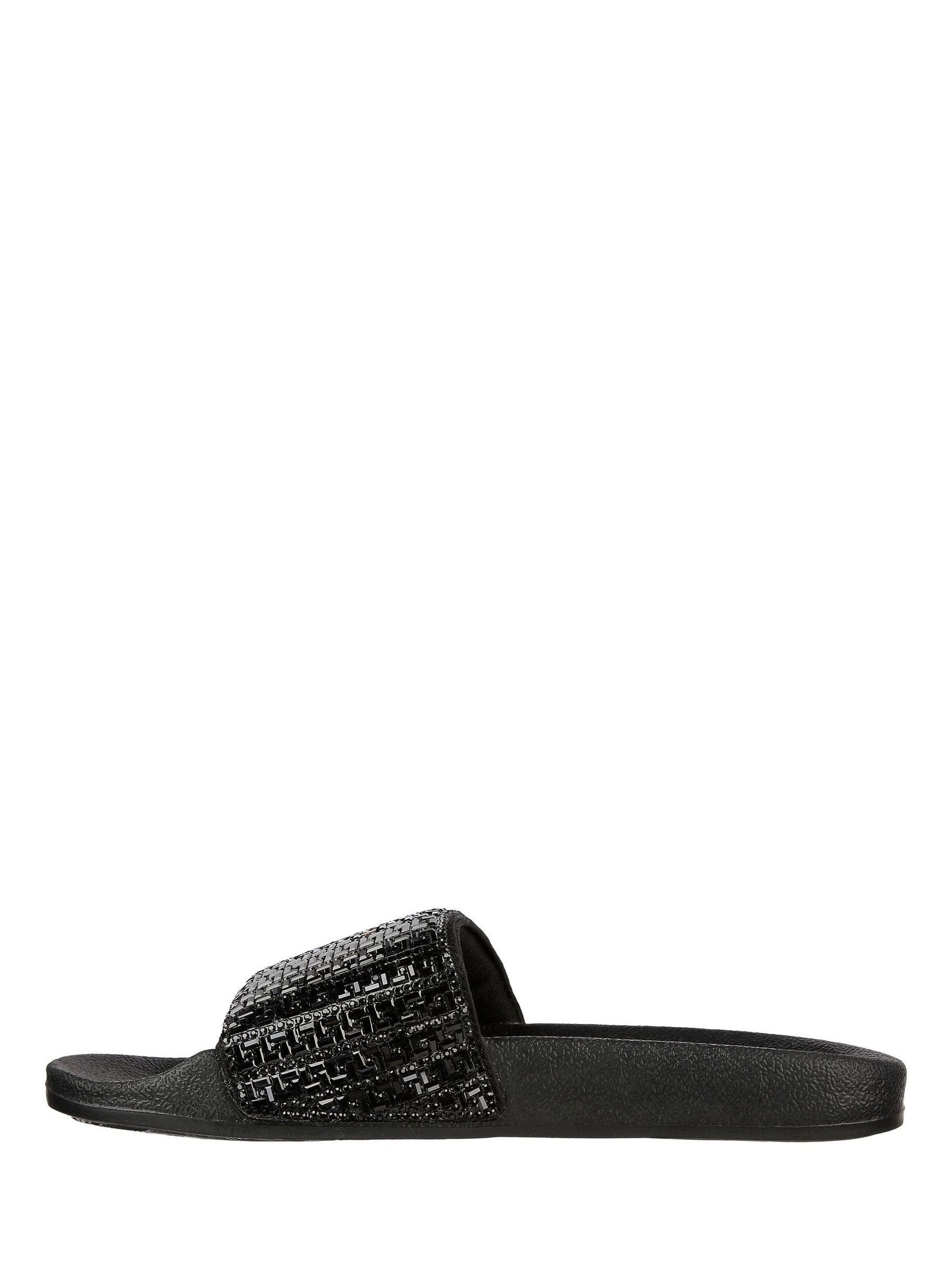 Skechers spark interest shop