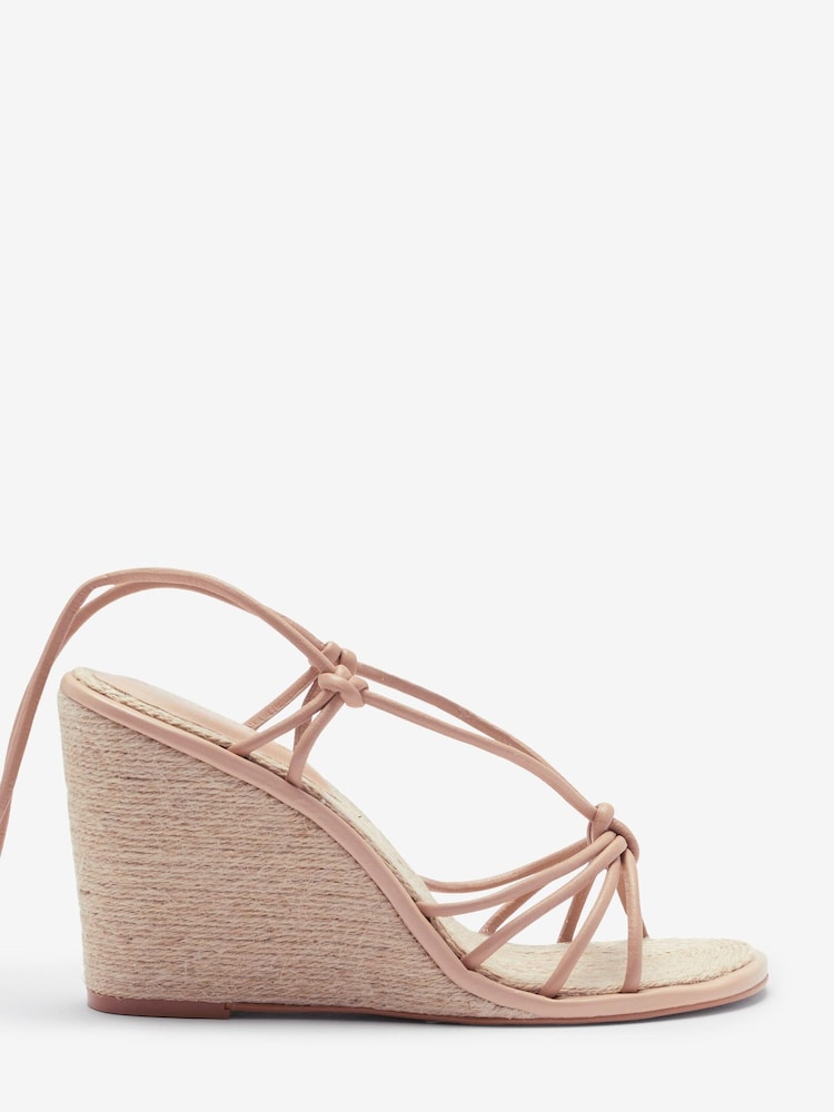 Kamelbraun - Signature Espadrilles mit Riemen und Keilabsatz - Bild 1 von 4