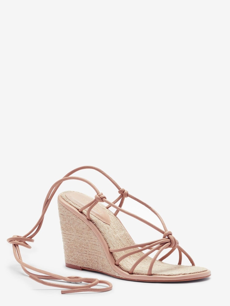 Kamelbraun - Signature Espadrilles mit Riemen und Keilabsatz - Bild 2 von 4