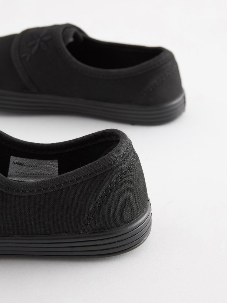 Itim - Embroidered Strap School Plimsolls - Larawan 5 ng 5 Itim - Embroidered Strap School Plimsolls - Larawan 5 ng 5