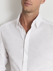 Camisa de corte slim de popelina elástica de algodón Kiana de Reiss - Imagen 6 de 7