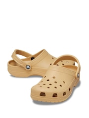 كراميل - خف بنعل سميك كلاسيكي للكبار من Crocs - صورة 6 من 8