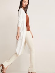 Weiß - Strickjacke mit langem Schnitt aus weichem Material - Bild 3 von 5