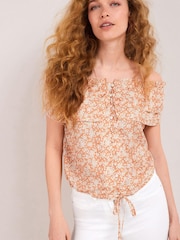 Orange geblümt - Gerüschtes Satin-Top mit Bardot-Ausschnitt - Bild 1 von 2