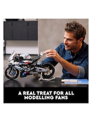 LEGO Technic BMW M 1000 RR Motorbike Model Kit 42130 - Image 8 of 9