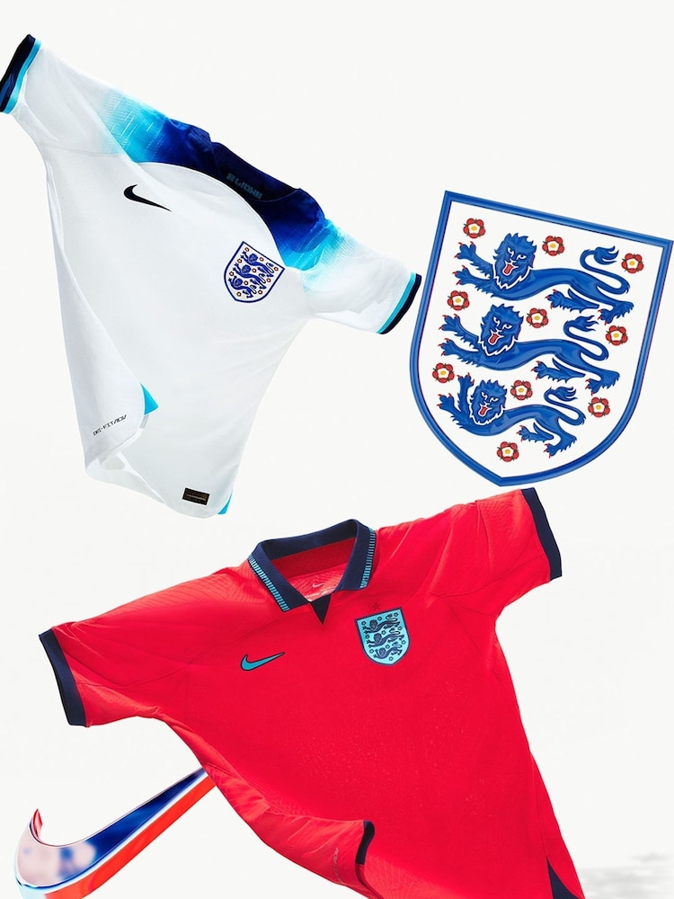 Nike Red Blank England Away Stadium Football Shirt 2022 - Image 10 of 11