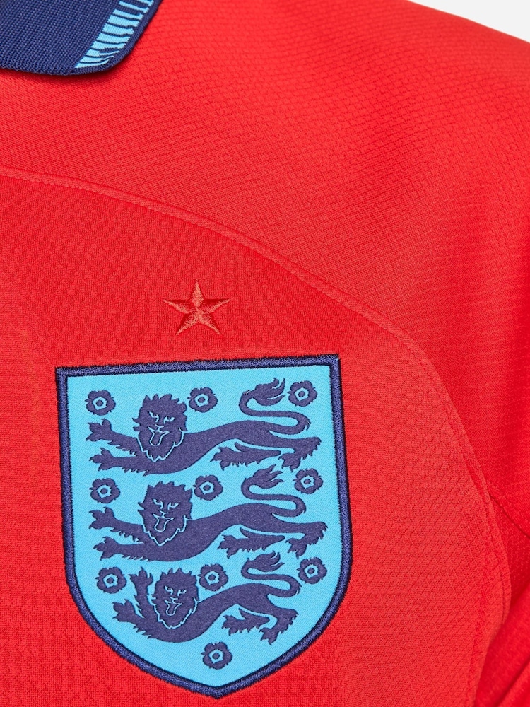 Nike Red Blank England Away Stadium Football Shirt 2022 - Image 7 of 11