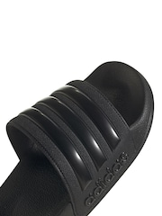 أسود داكن - شبشب رياضي Adilette Shower من adidas - صورة 6 من 8