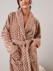 Neutral Carved Dressing Gown - Image 4 of 8