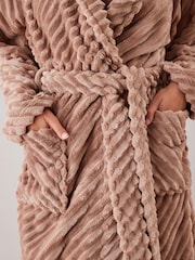 Neutral Carved Dressing Gown - Image 5 of 8