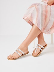 Weiß - Forever Comfort® Römersandalen mit Nieten - Bild 1 von 6