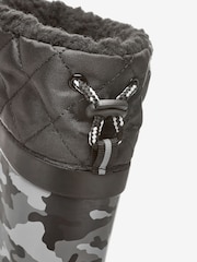 Monochrom mit Camouflagemuster - Thinsulate Warm gefütterte Gummistiefel mit Umschlagschaft - Bild 5 von 9