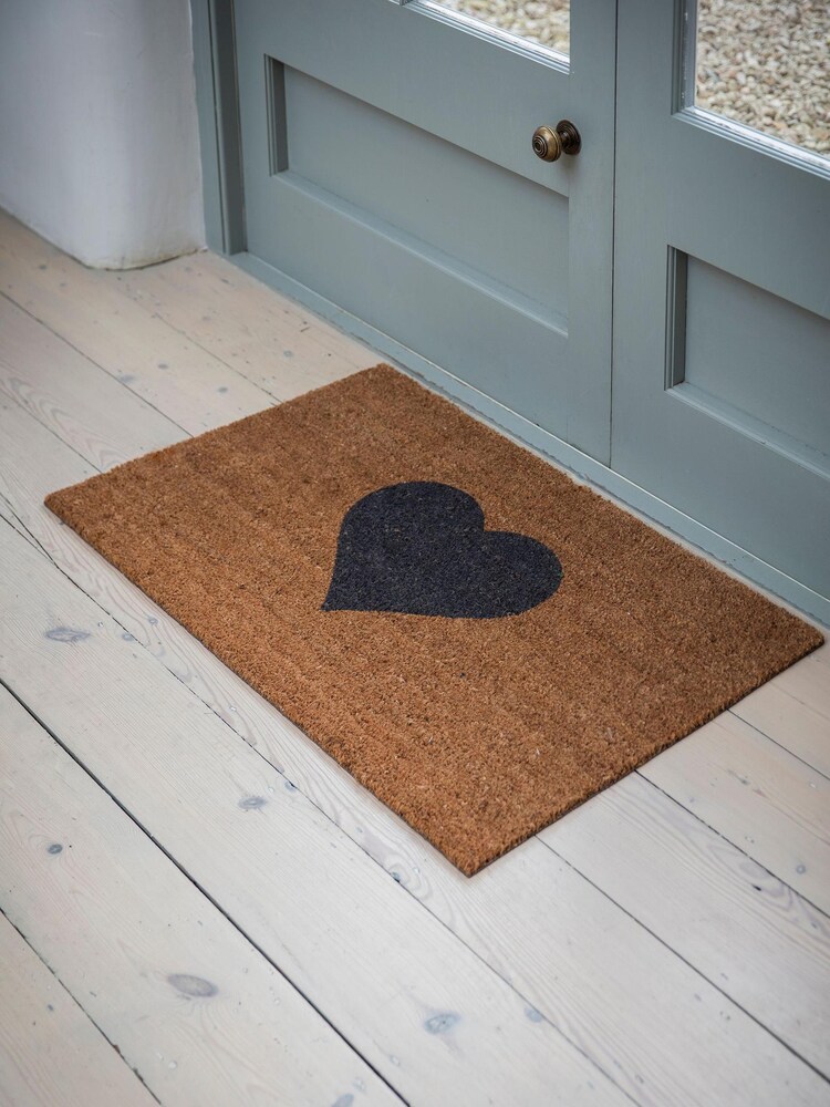 Garden Trading Natural Heart Doormat Large - Image 1 of 2