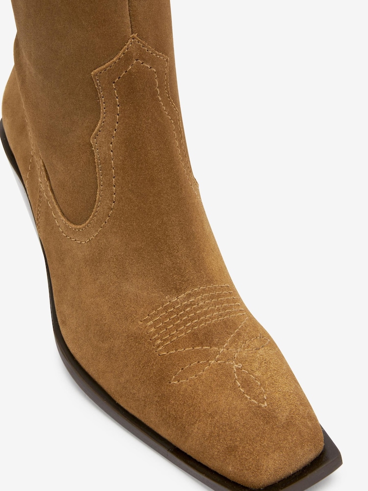 Tan Brown Western Cowboy Boots - Image 1 of 4 Tan Brown Western Cowboy Boots - Image 1 of 4