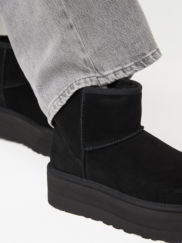 UGG Black Classic Mini Platform Boots - Image 2 of 8 UGG Black Classic Mini Platform Boots - Image 2 of 8