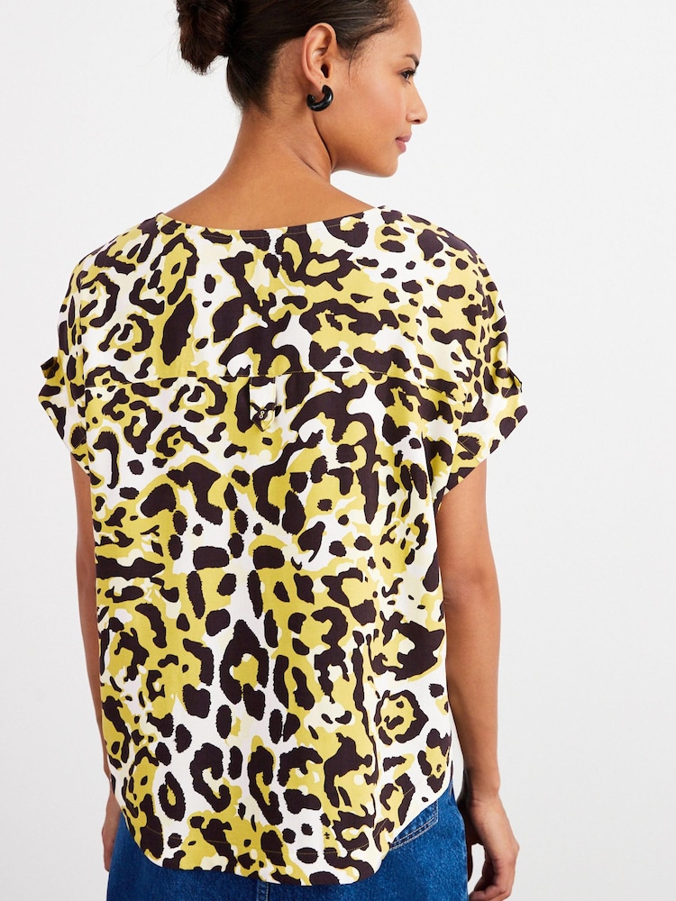 Olivgrün/Animalprint - Kastenförmiges T-Shirt - Bild 2 von 4 Olivgrün/Animalprint - Kastenförmiges T-Shirt - Bild 2 von 4