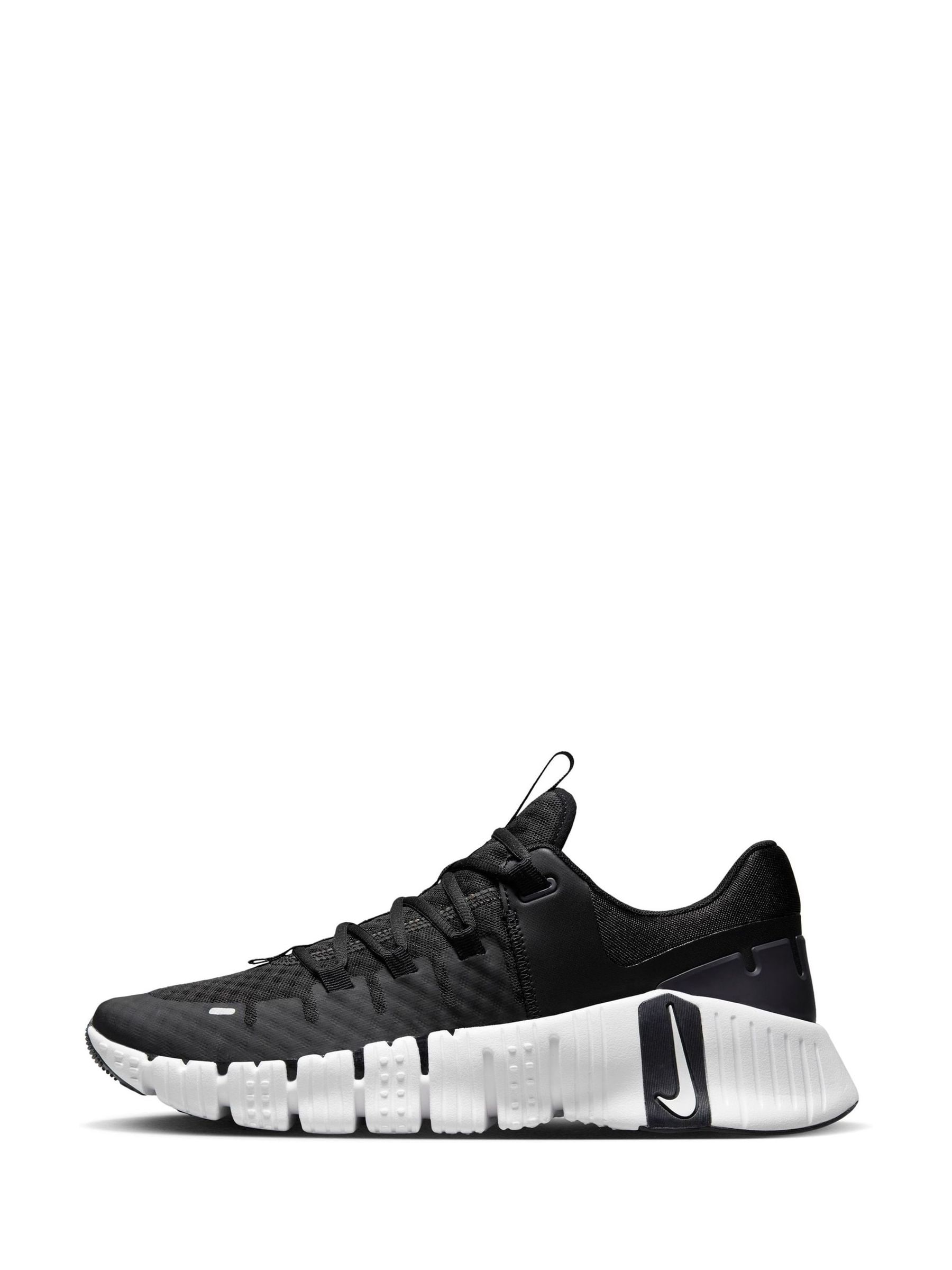 Nike free black and white shop