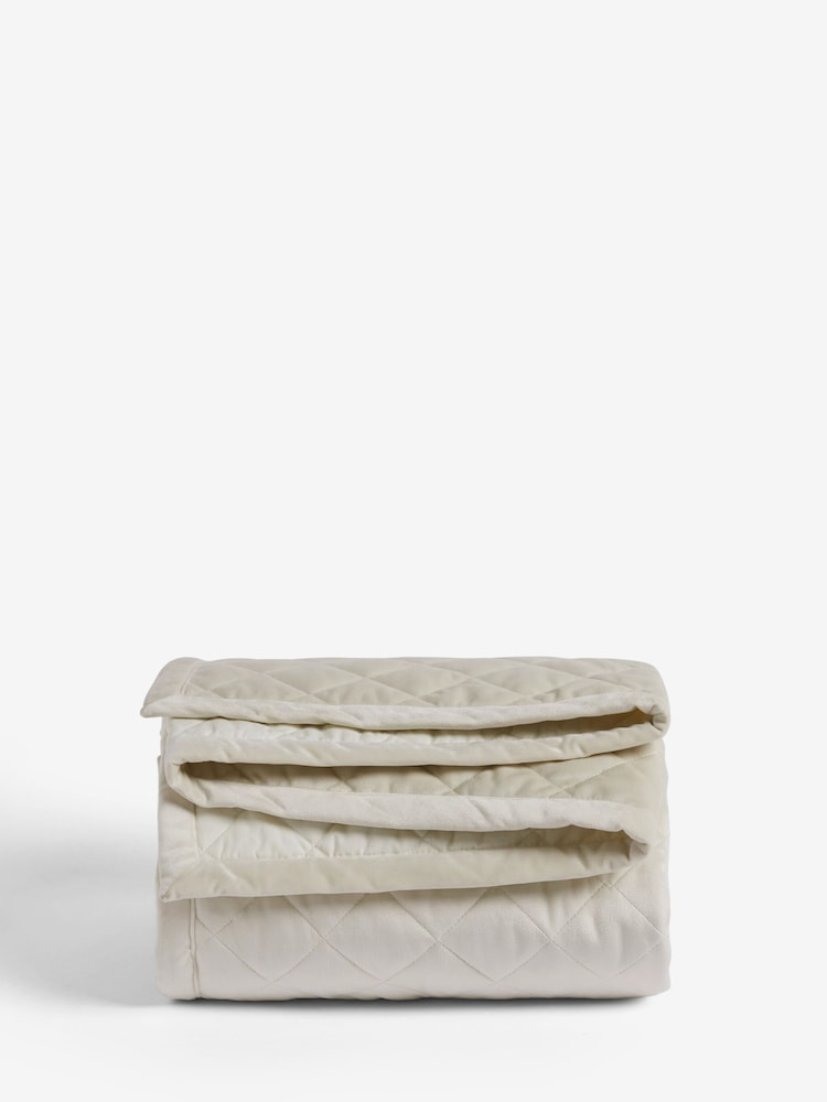 Cream Hamilton Velvet Quilted Bedspread - Image 2 of 3
