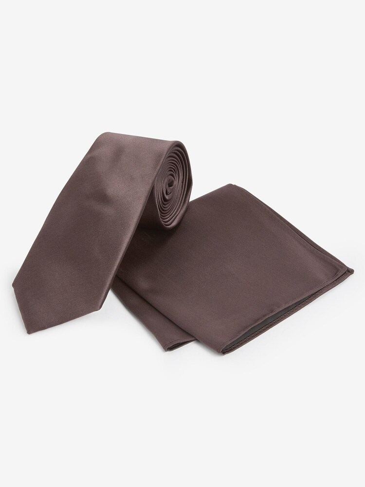 Braun - Krawatte und quadratisches Einstecktuch aus Satin im Set - Bild 1 von 4 Braun - Krawatte und quadratisches Einstecktuch aus Satin im Set - Bild 1 von 4
