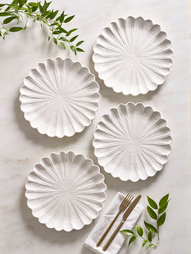 Set of 4 White Daisy Flower Dinner Plates - Image 1 of 4