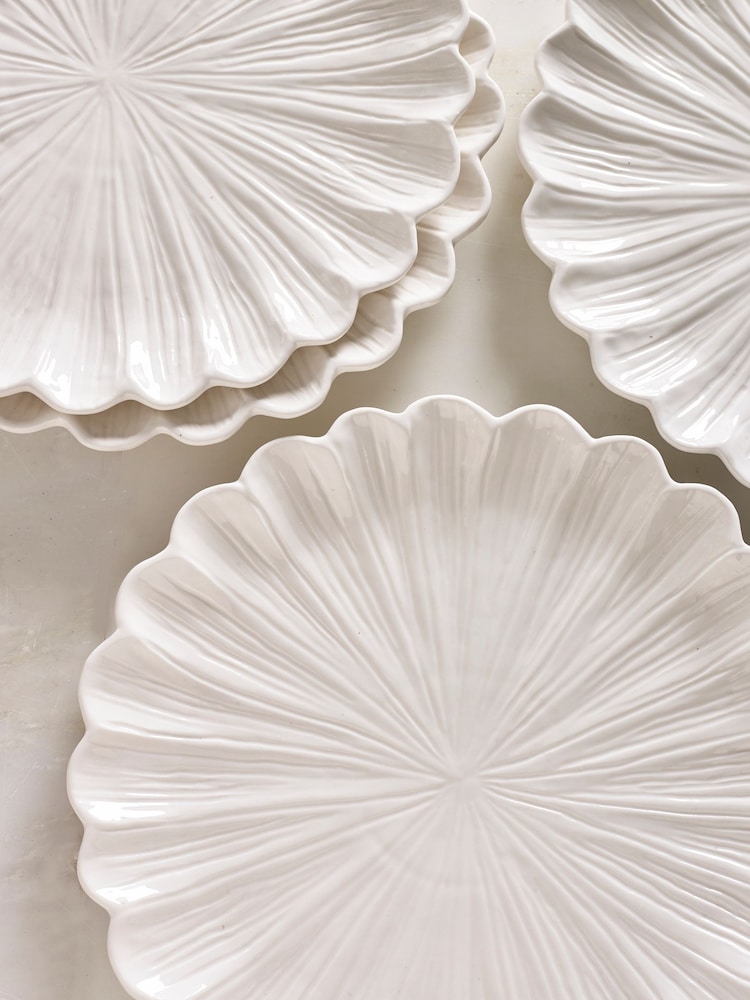 Set of 4 White Daisy Flower Dinner Plates - Image 2 of 4