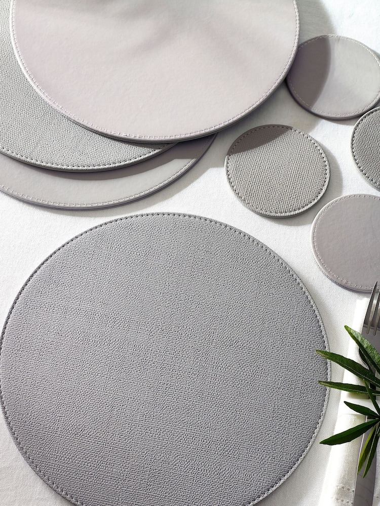 Platzsets und Untersetzer zum Wenden aus Lederimitat, 4er-Platz - Bild 2 von 5 Platzsets und Untersetzer zum Wenden aus Lederimitat, 4er-Platz - Bild 2 von 5