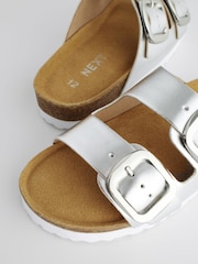 Silber-Metallic - Sandalen mit Korkfußbett und zwei Riemen - Bild 7 von 7