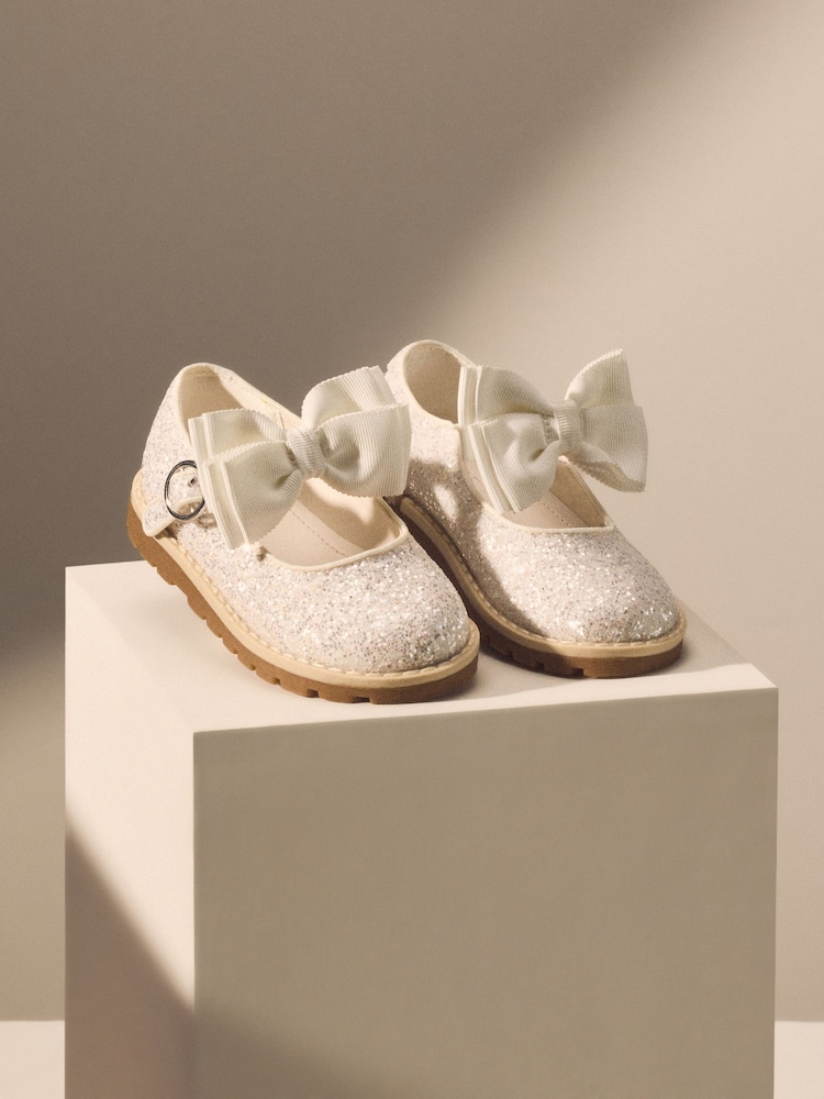 White Glitter Bow Standard Fit (F) Mary Jane Flower Girl Touch Fastening Bow Shoes - Image 6 of 6 White Glitter Bow Standard Fit (F) Mary Jane Flower Girl Touch Fastening Bow Shoes - Image 6 of 6