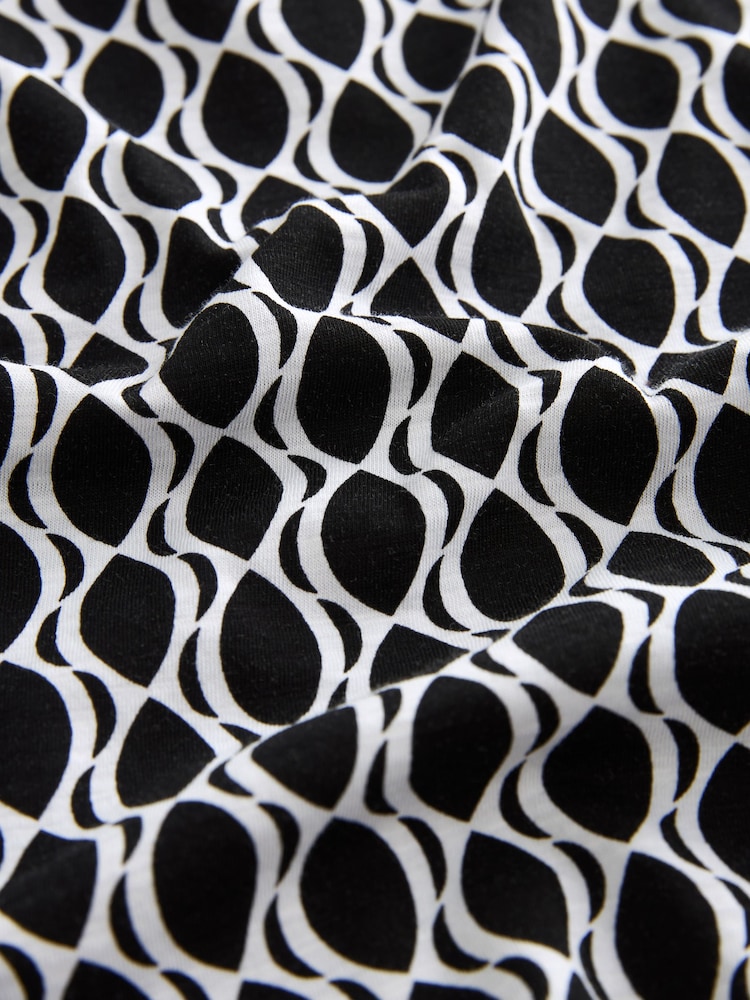 Black/White V-Neck Bubble Hem Top - Image 5 of 5 Black/White V-Neck Bubble Hem Top - Image 5 of 5