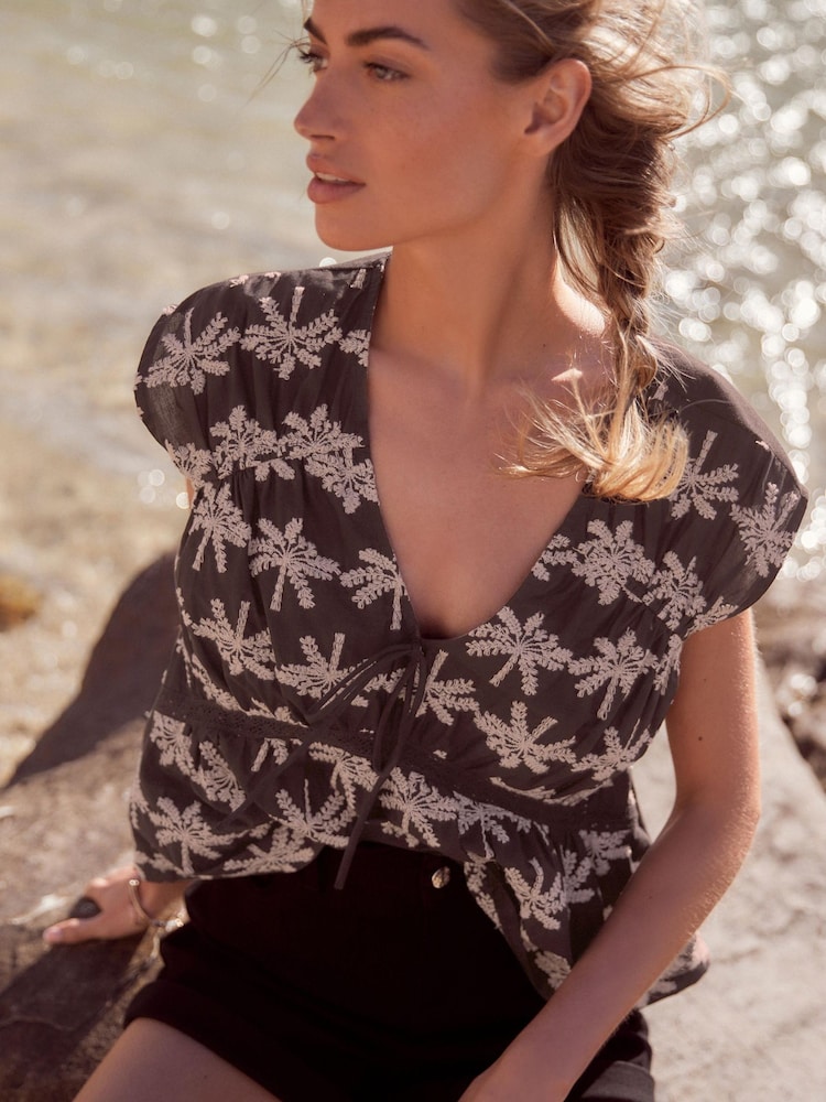 Black with Tan Broderie V-Neck Lace Detail Short Sleeve Top - Image 2 of 6