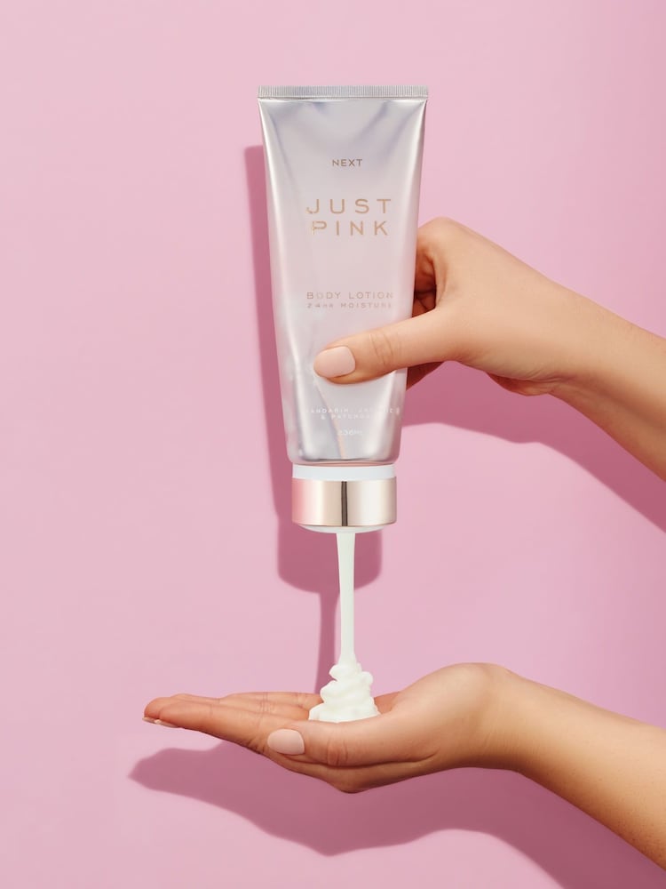 24hr Moisturising Body Lotion 236ml - Image 2 of 3
