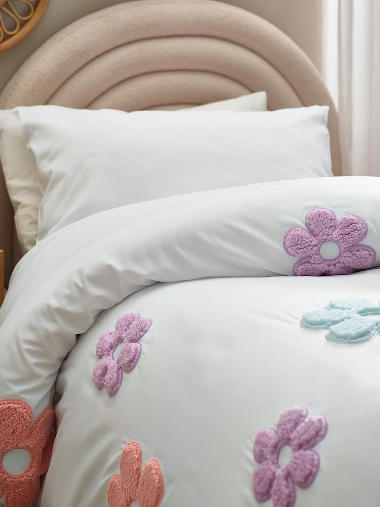 White Appliqué Daisy Flower Duvet Cover and Pillowcase Set - Image 2 of 5