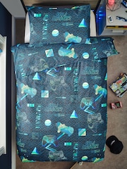 Green/Black Duvet Cover and Pillowcase Set - Image 3 of 4