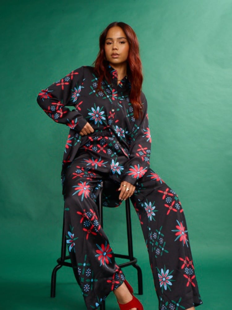 Another Sunday Satin Wide Leg Printed Trouser With Elasticated Waist In Print - Image 2 of 6 Another Sunday Satin Wide Leg Printed Trouser With Elasticated Waist In Print - Image 2 of 6