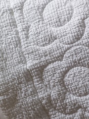 White Textured 100% Cotton Quilted Daisy Throw - Image 4 of 6