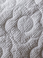 White Textured 100% Cotton Quilted Daisy Throw - Image 5 of 6